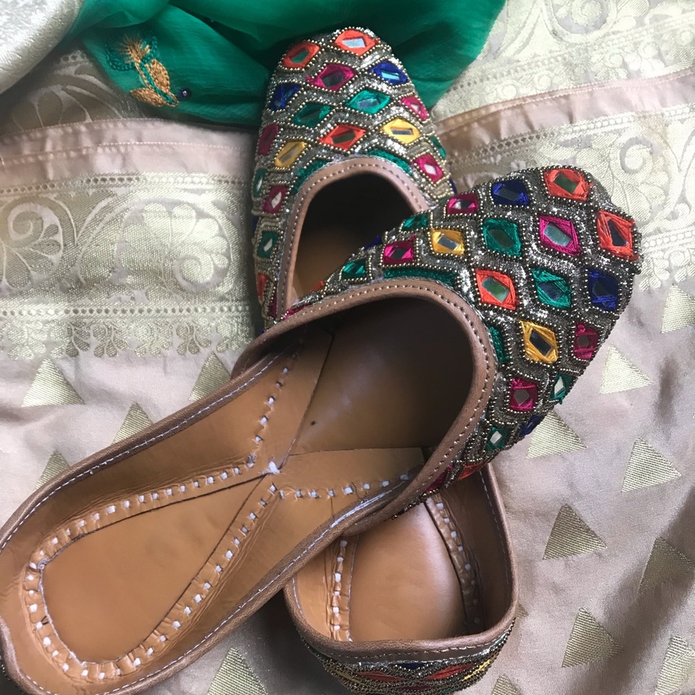 Beautiful jutti! Traditional shoes!
